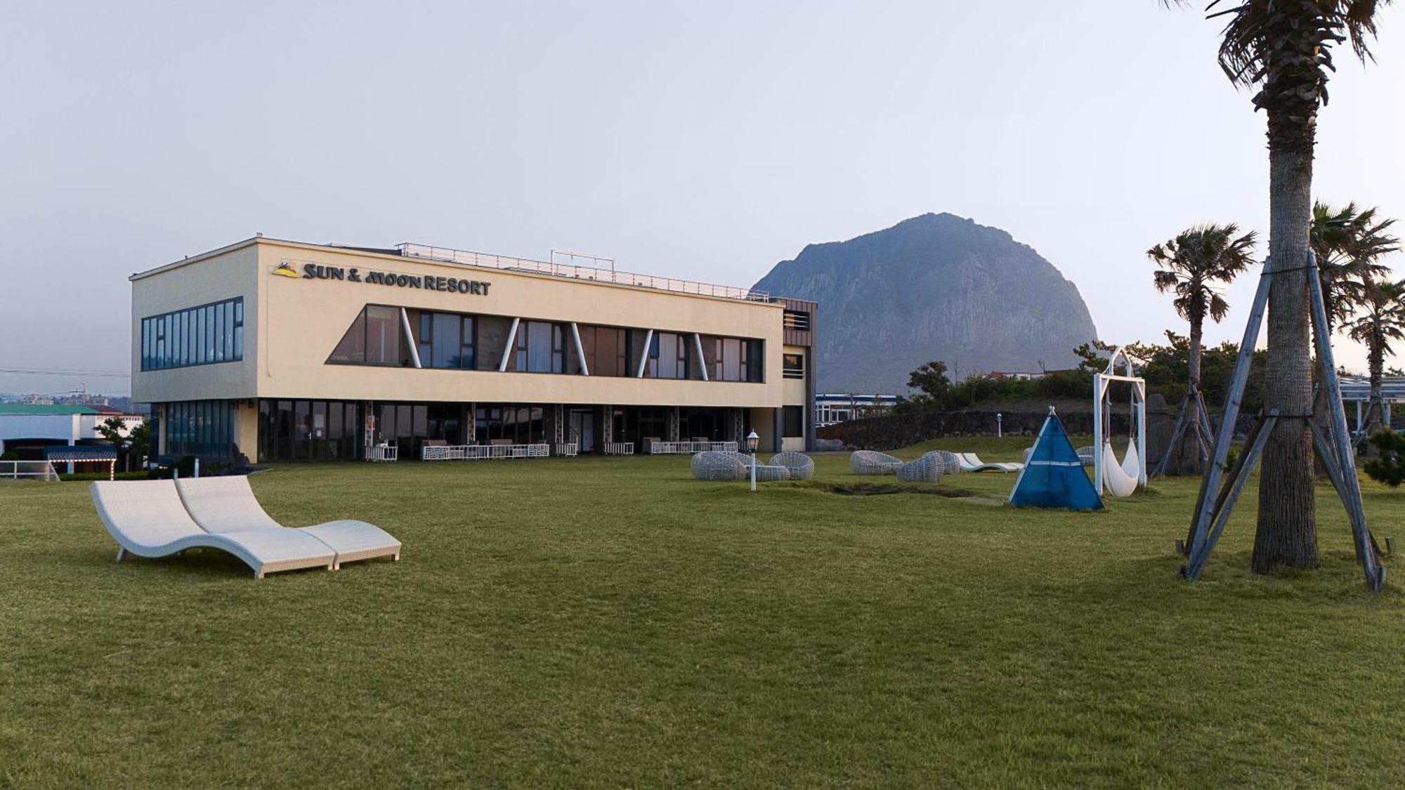 Sun And Moon Resort Seogwipo Exterior foto