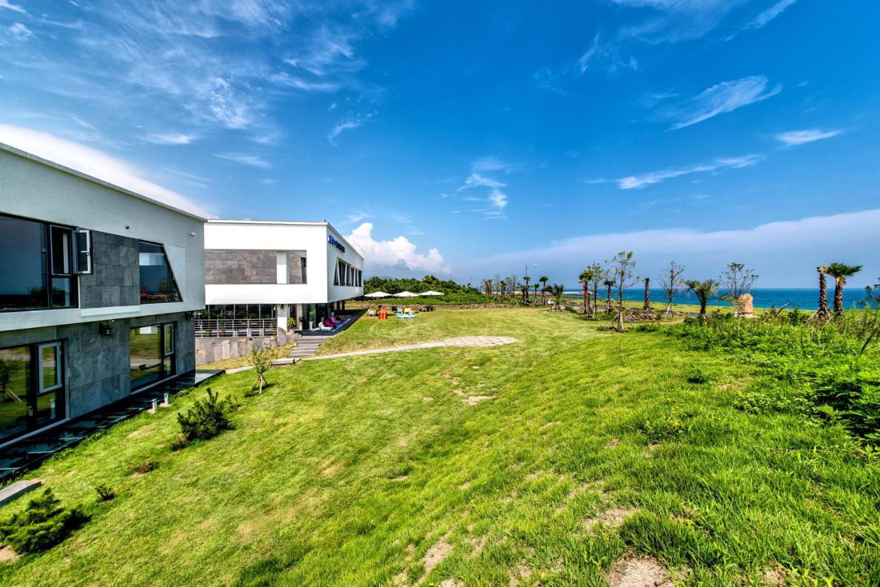 Sun And Moon Resort Seogwipo Exterior foto